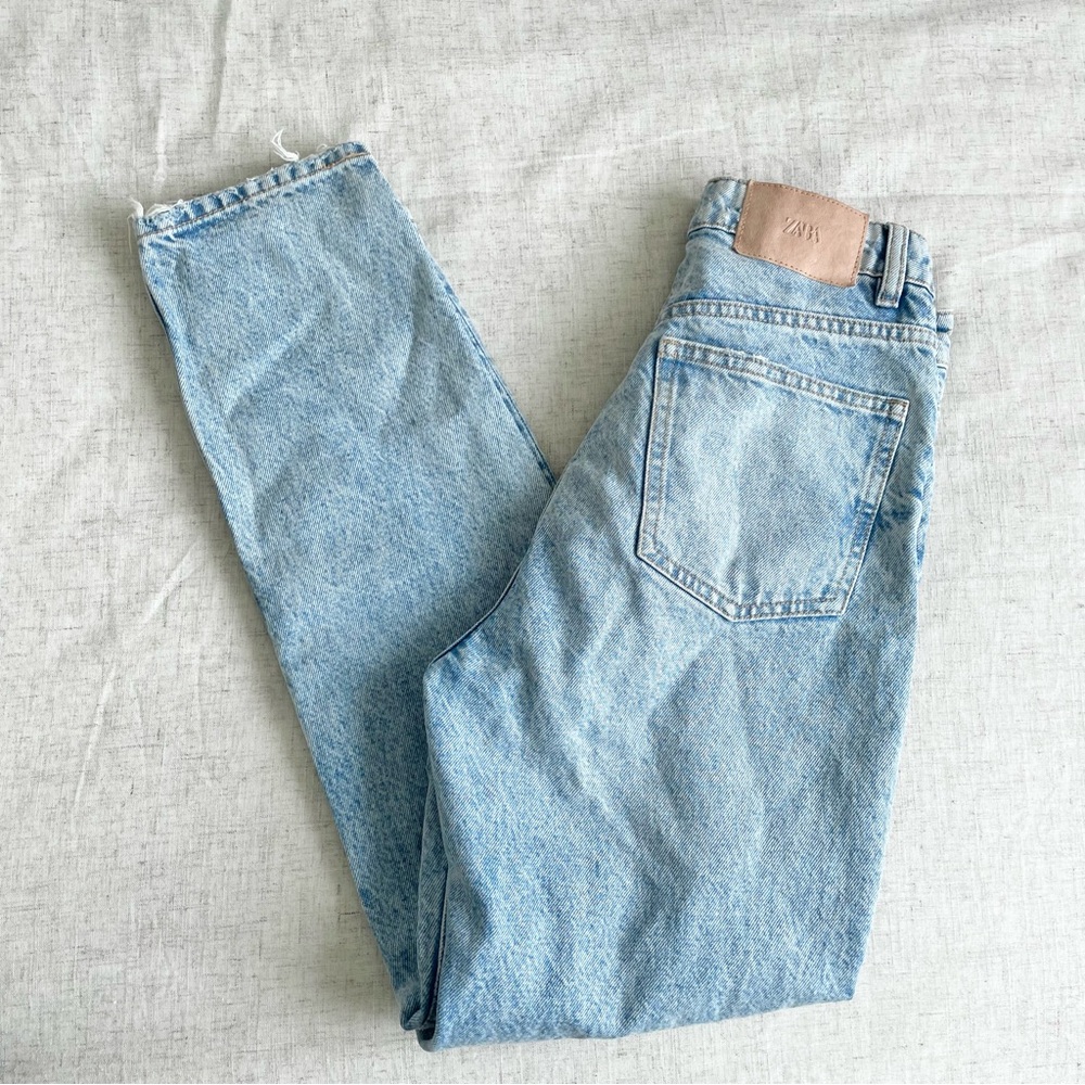 Zara distresses high waisted Blue Jeans